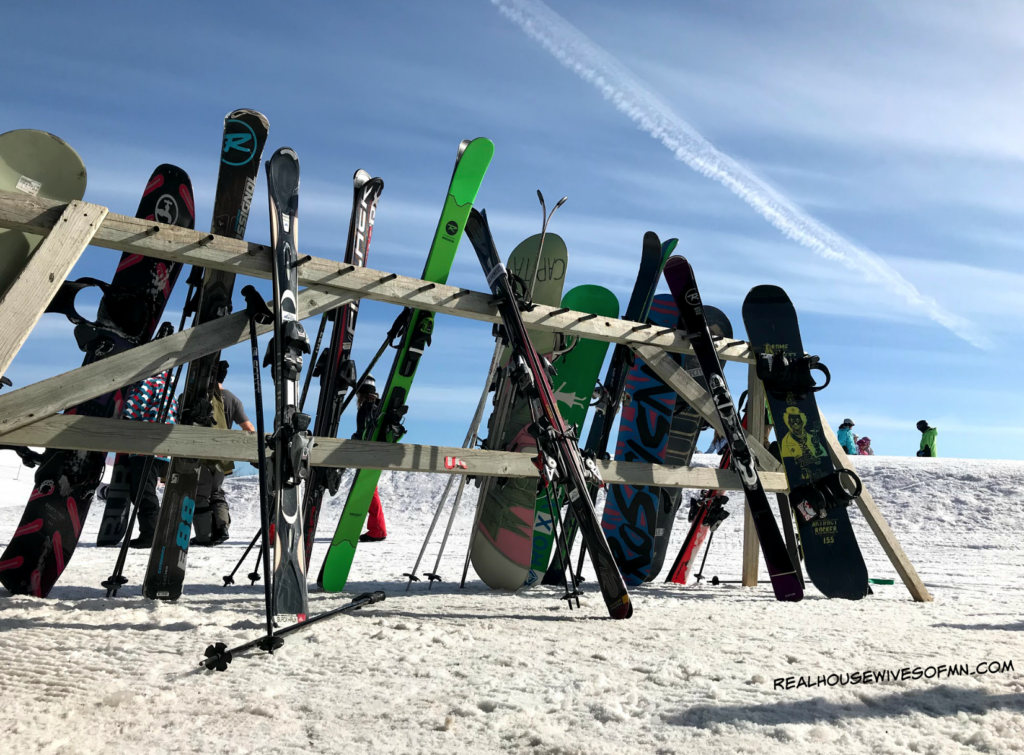 skis at spirit mountain