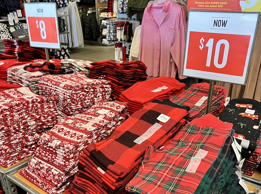 Holly Jolly Deals: Last-Minute Merry at the Albertville Premium Outlets